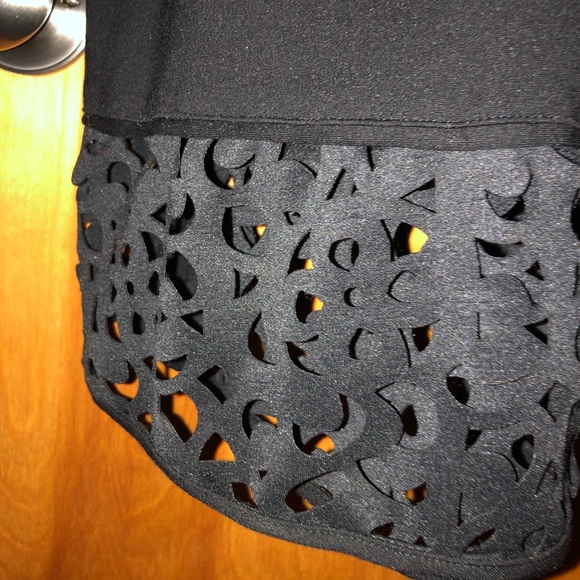 Black dress - Picture 2 of 3